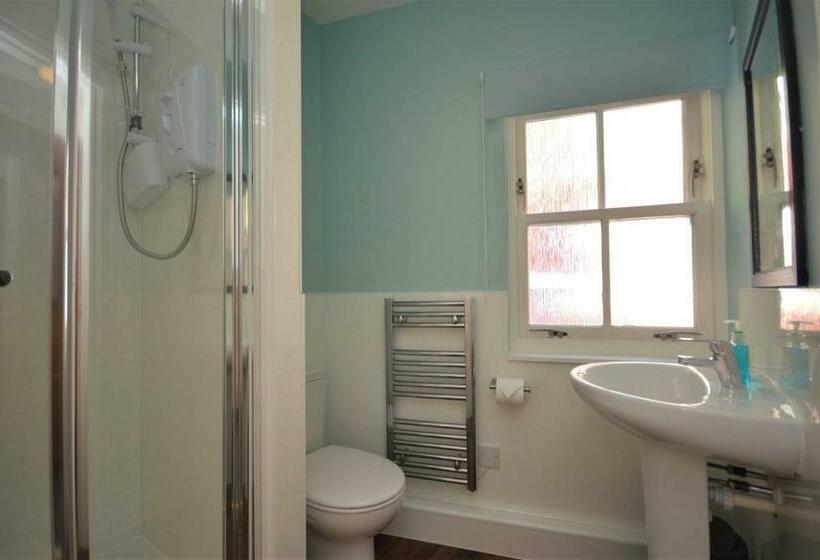 Eagle Ensuite Room