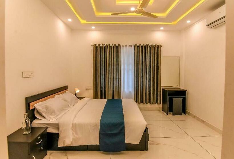 Vadakkan S Home