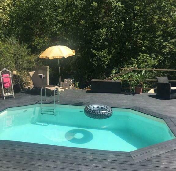 Bas De Villa Piscine Jacuzzi / Soleil Et Etoiles