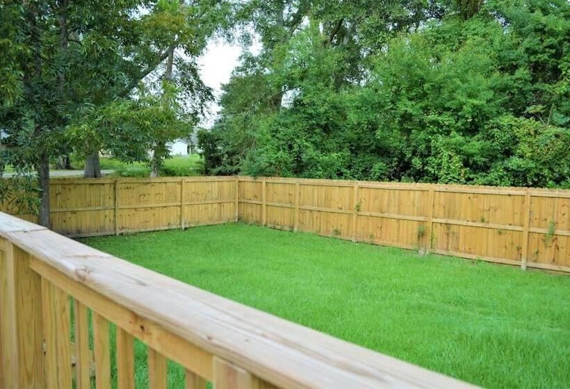 Chateaux Magnolia Smart Home, W/ Bbq+cornhole!