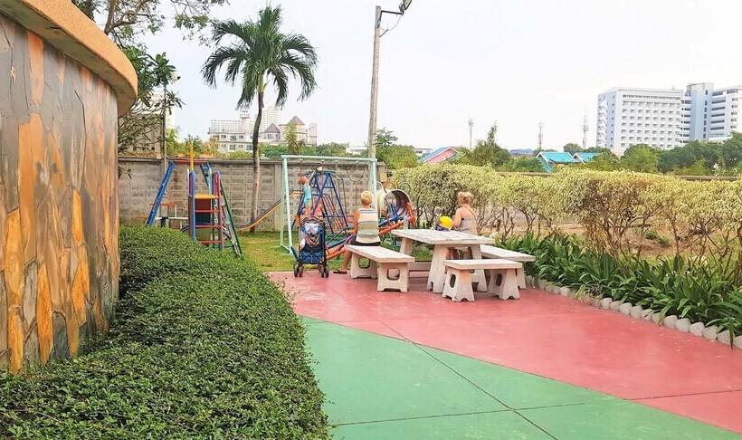Jomtien Beach Condo   Studio Close To The Beach