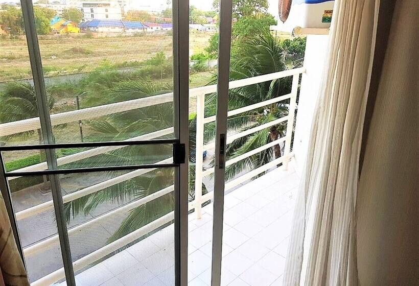 Jomtien Beach Condo   Studio Close To The Beach