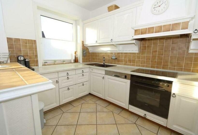 Watthaus 6 Geschmackvolle Erdgeschosswohnung Mit Terrasse Und Strandkorb