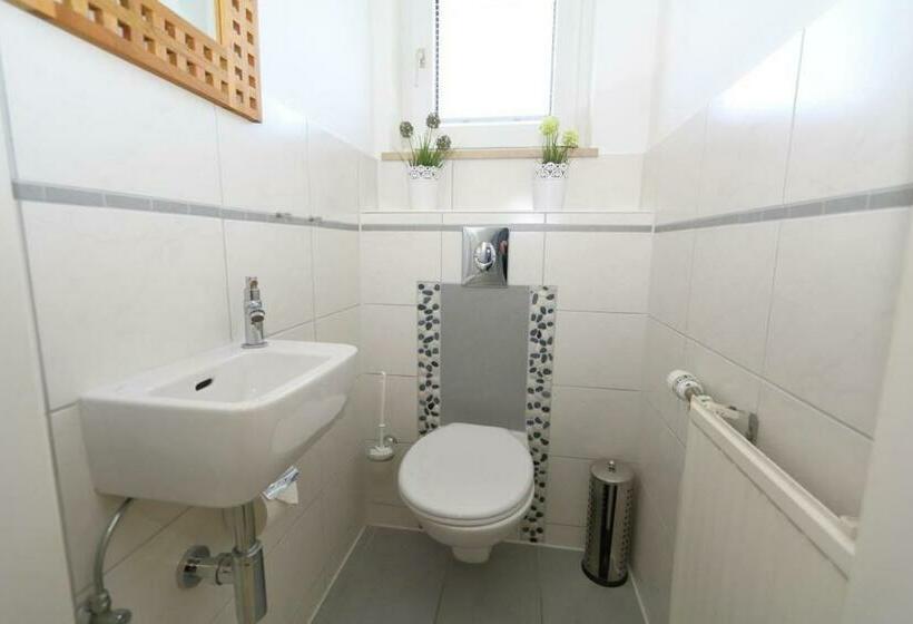 Watthaus 6 Geschmackvolle Erdgeschosswohnung Mit Terrasse Und Strandkorb