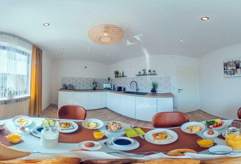 Zwick Apartments