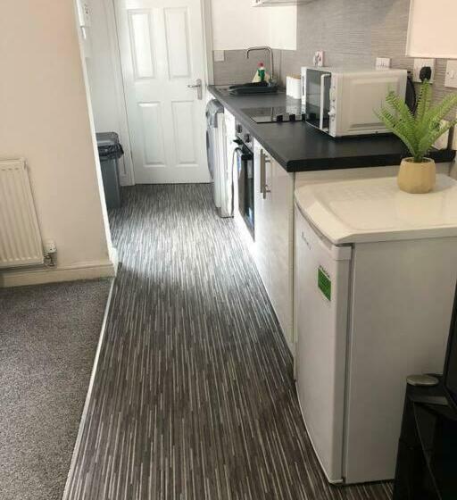 Simple And Sweet, Flat On Lewis Street 1 Br