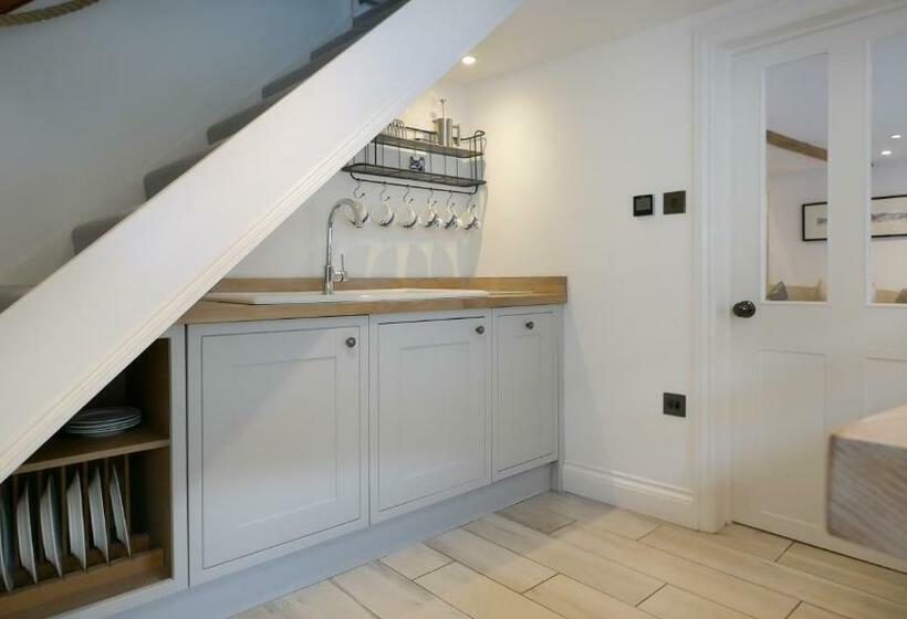Padstow Escapes Captains Cottage