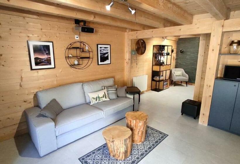 Valley Lodge