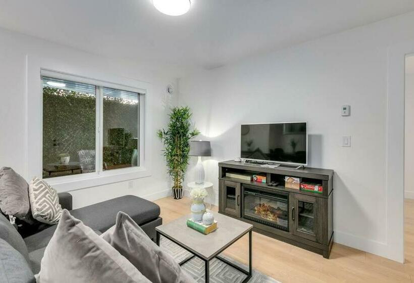 Guest Suite In South Surrey