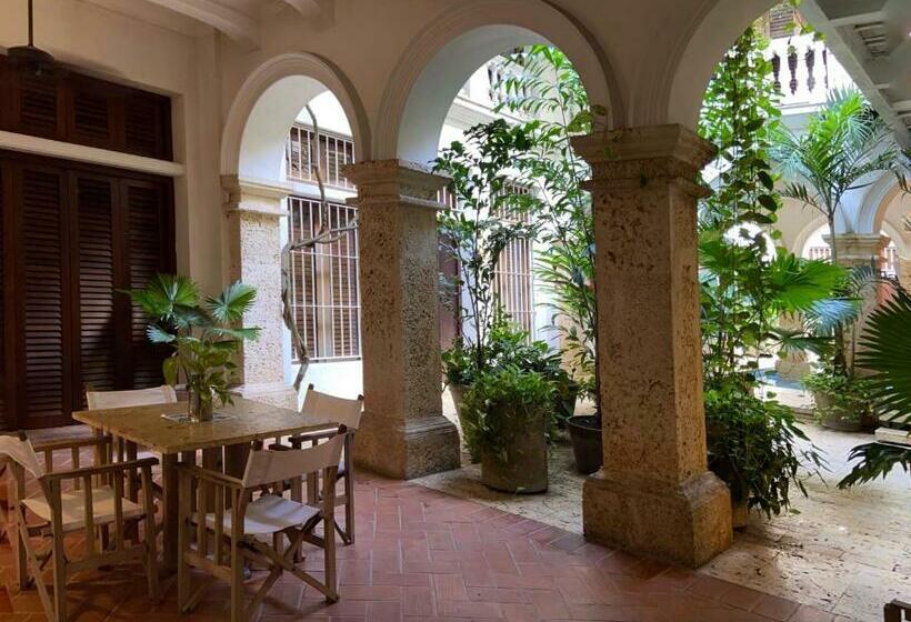Sophisticated 3br House With Pool And Ac In Ciudad Amurallada