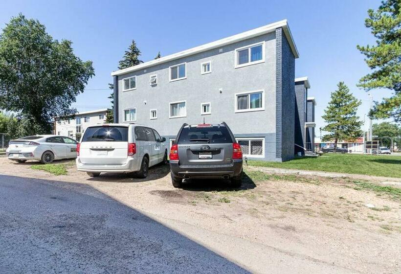 Modern & Private 1 Bedroom Unit With A/c & Parking