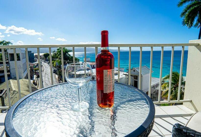 Welcome To Stunning Ocean Views At Studio 503