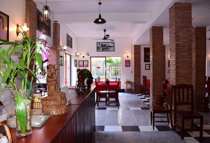 هتل Bou Savy Guesthouse