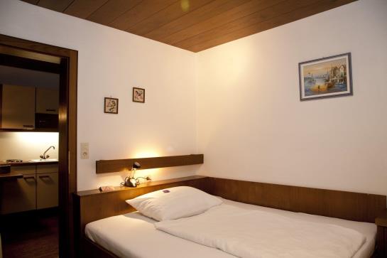 مبيت وإفطار Frühstückspension-gästehaus Banella