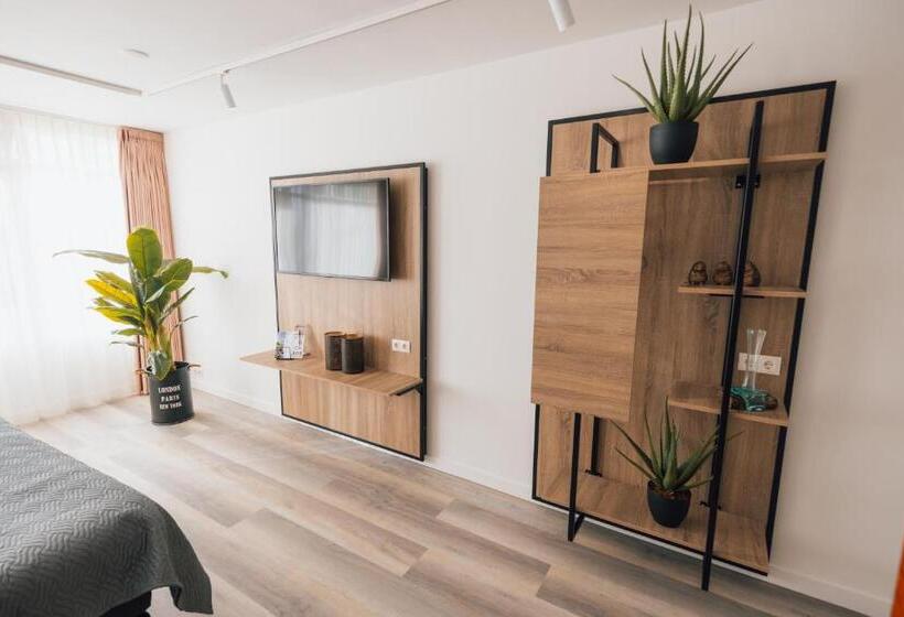 فندق Harteluk Joure