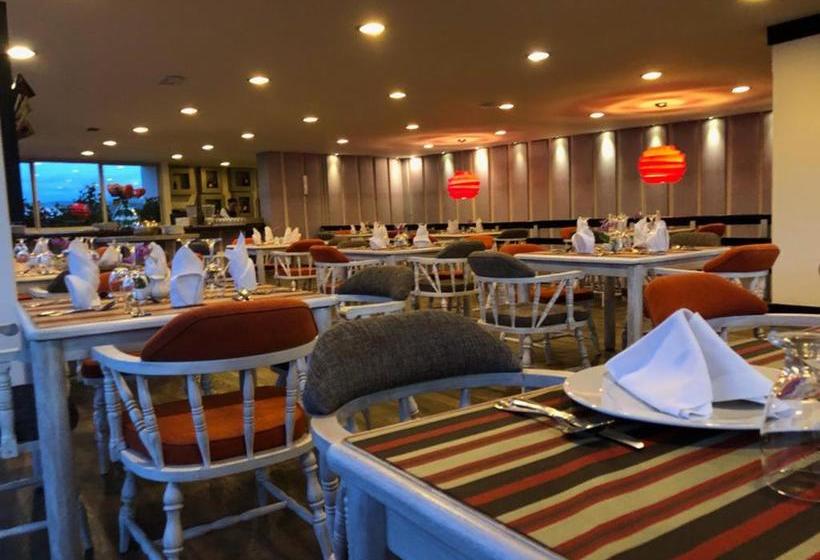 هتل Hunza Y Centro De Convenciones