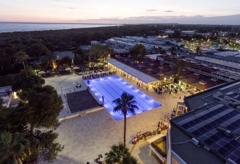 هتل Robinson Apulia  All Inclusive