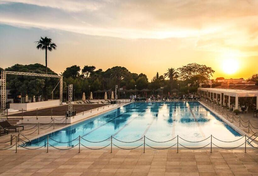 هتل Robinson Apulia  All Inclusive