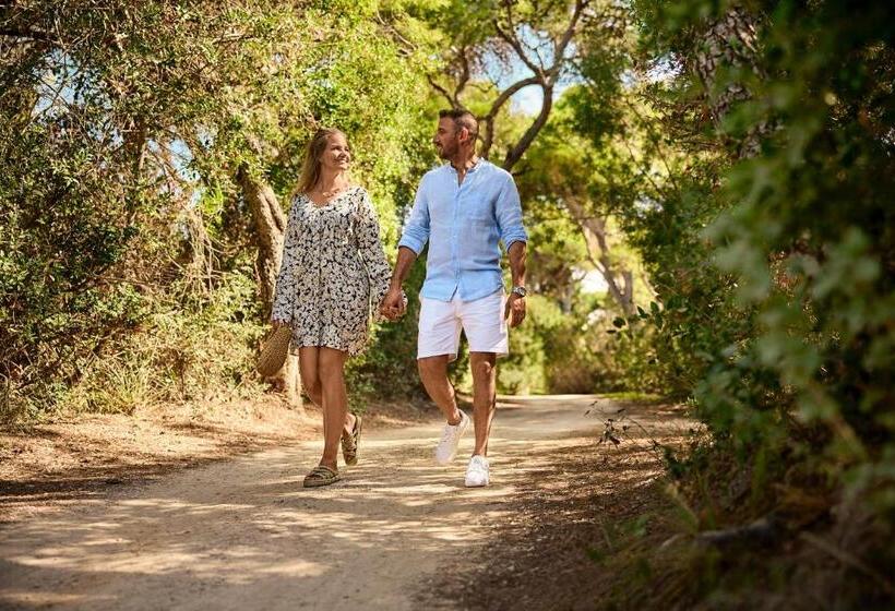 هتل Robinson Apulia  All Inclusive