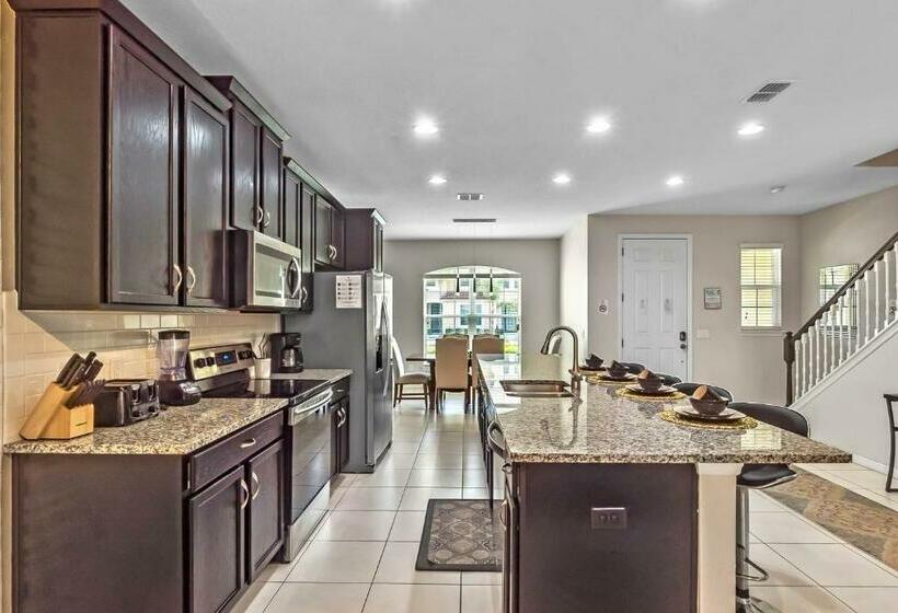 3 Bedrooms 3,5 Bathrooms Solara 1564 Cp