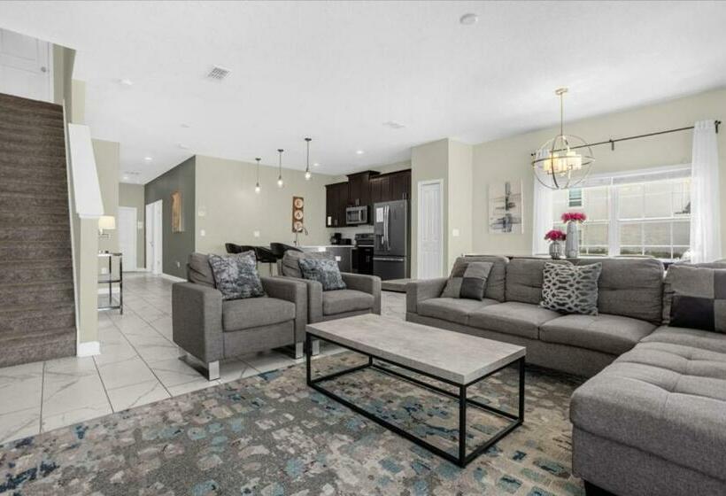 5 Bedrooms 4 Bathrooms Storey Lake 4955 Wa