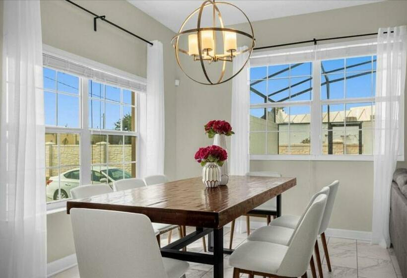 5 Bedrooms 4 Bathrooms Storey Lake 4955 Wa