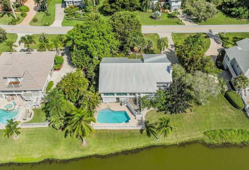 Pearl Of Sanibel Brand New To Rentals!