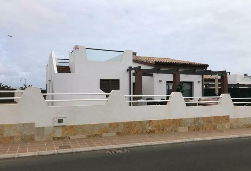 Villa James
