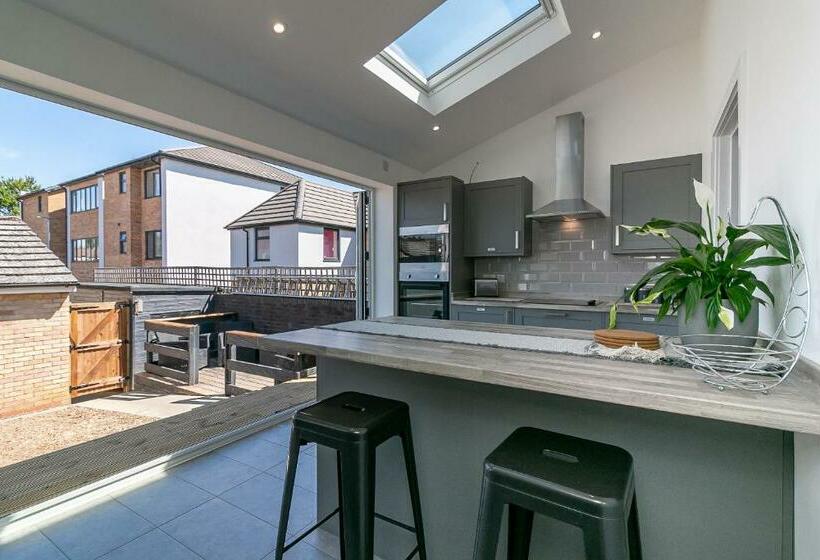 Archers Lodge