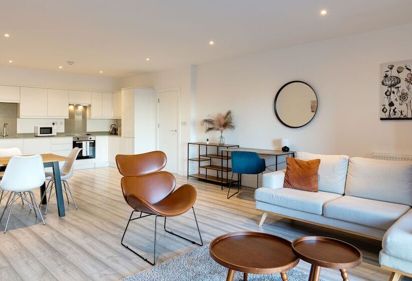 Charles Hope London Hounslow