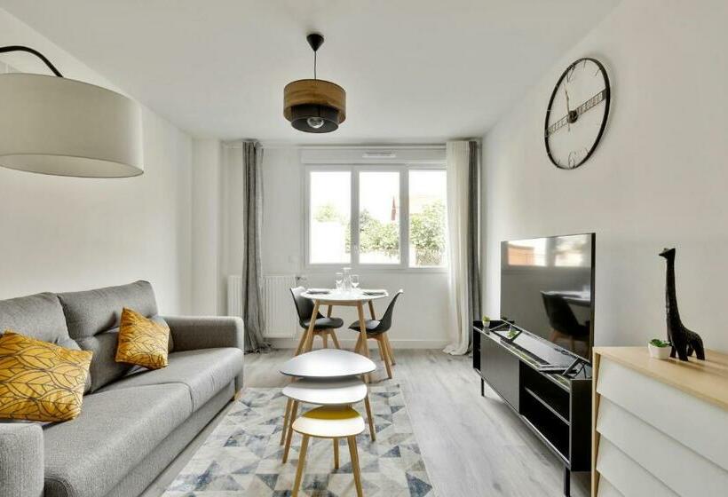 Chic Studio Near Paris La Defense