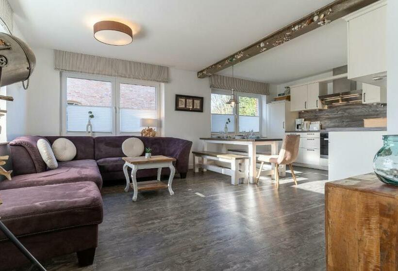 Frahmshus Ferienhaus Kapitän S Kajüte