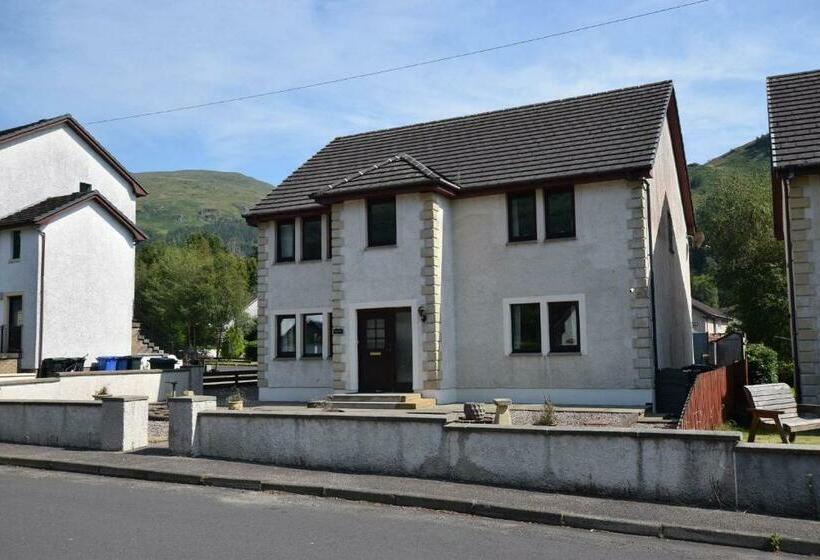Ridgeview Villa   Partial Loch View