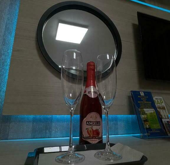 Voyage Cubic Adults Only