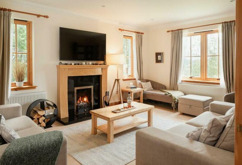 Balnagowan Cottage