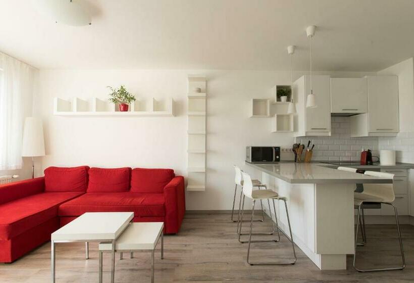 City Break Apartment Private Garage, Ac, Balcony