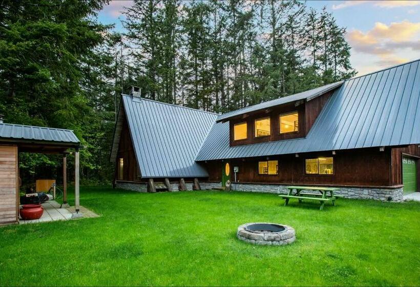 Crystal Moon Cabin