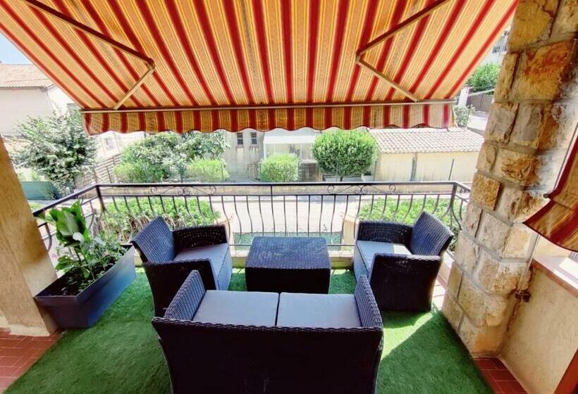 La Villa Castel Haut De Villa Parkings 3 Chambres 8 Couchages Jardin Barbecue