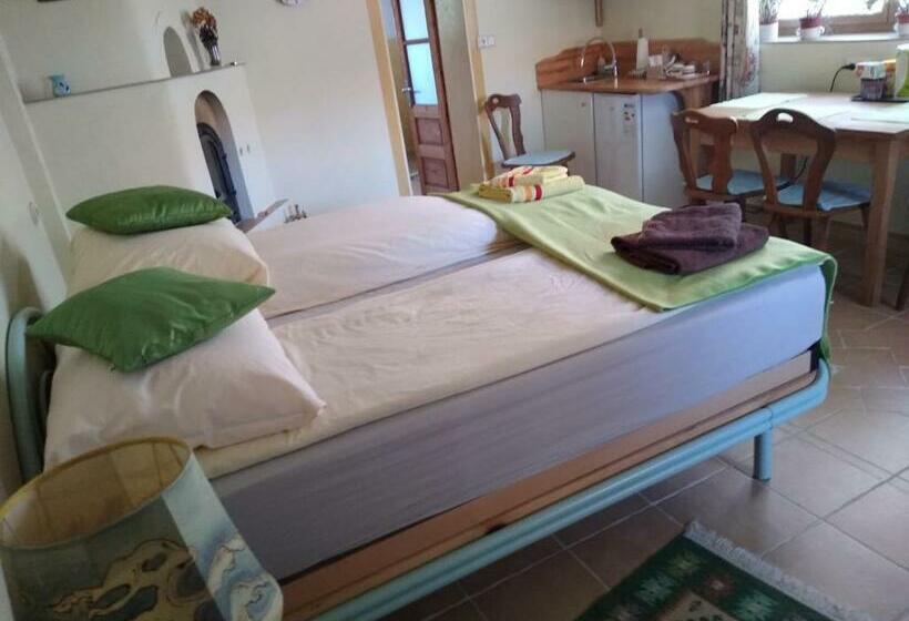 Tailors House Small
