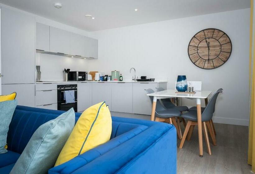 3 Challacombe Luxury Apartment At Byron Woolacombe, Only 4 Minute Walk To Woolacombe Beach!