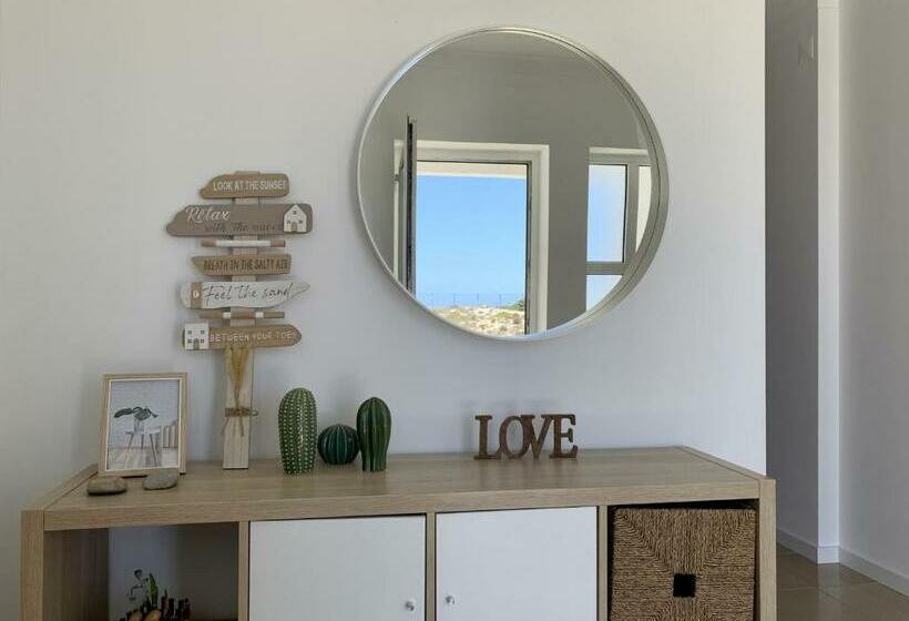 Bay Beach House 4 Bedrooms Beach Across The Road
