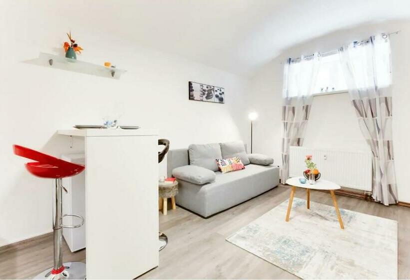 Private Studio By Prague Hosts