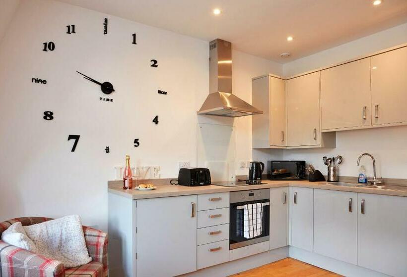 Finest Retreats Shakys Penthouse