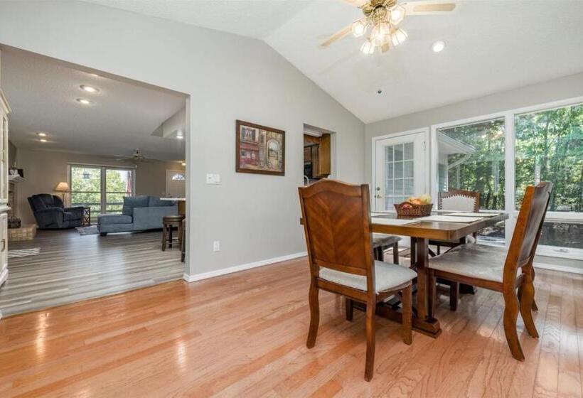 18440 14 Guindola Way