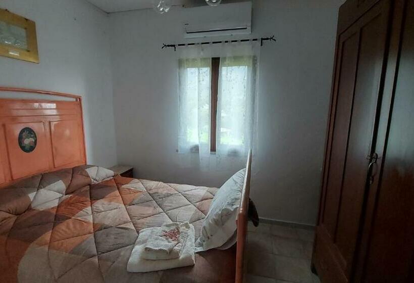 Sa Domu E Pisittu