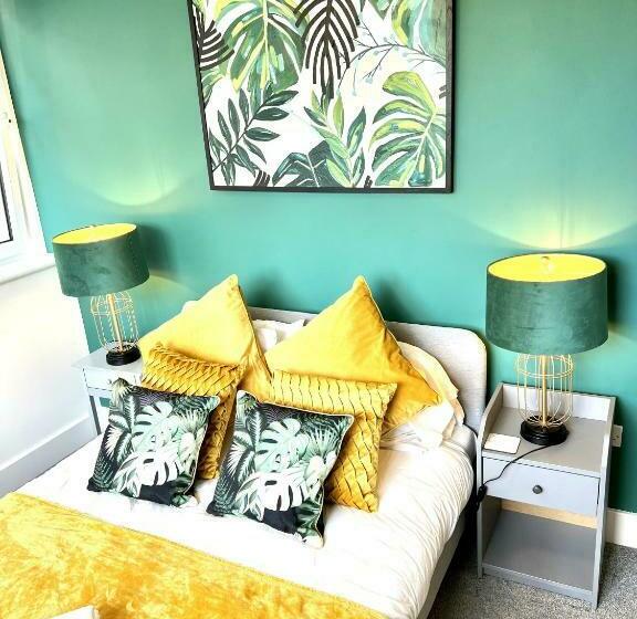 Luxurious Mk City Apartment Walk To Train Station, Smart Tv With Netflix, Disney Plus & Prime!