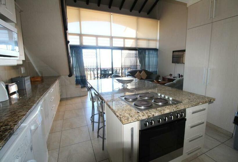 Uvongo Cabanas 10a