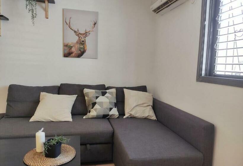 Willy Brandt Studios   Best Location