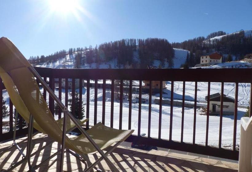 בית מלון כפרי Hôtel L'adrech De Lagas