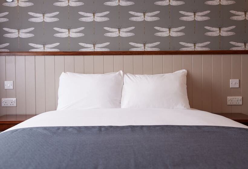 هتل Chase Inn By Greene King Inns